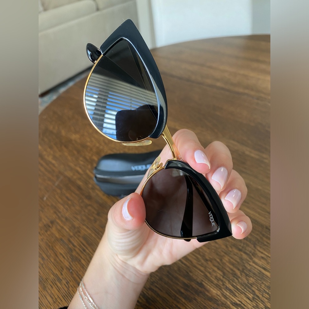 VOGUE CAT EYE SUNGLASSES